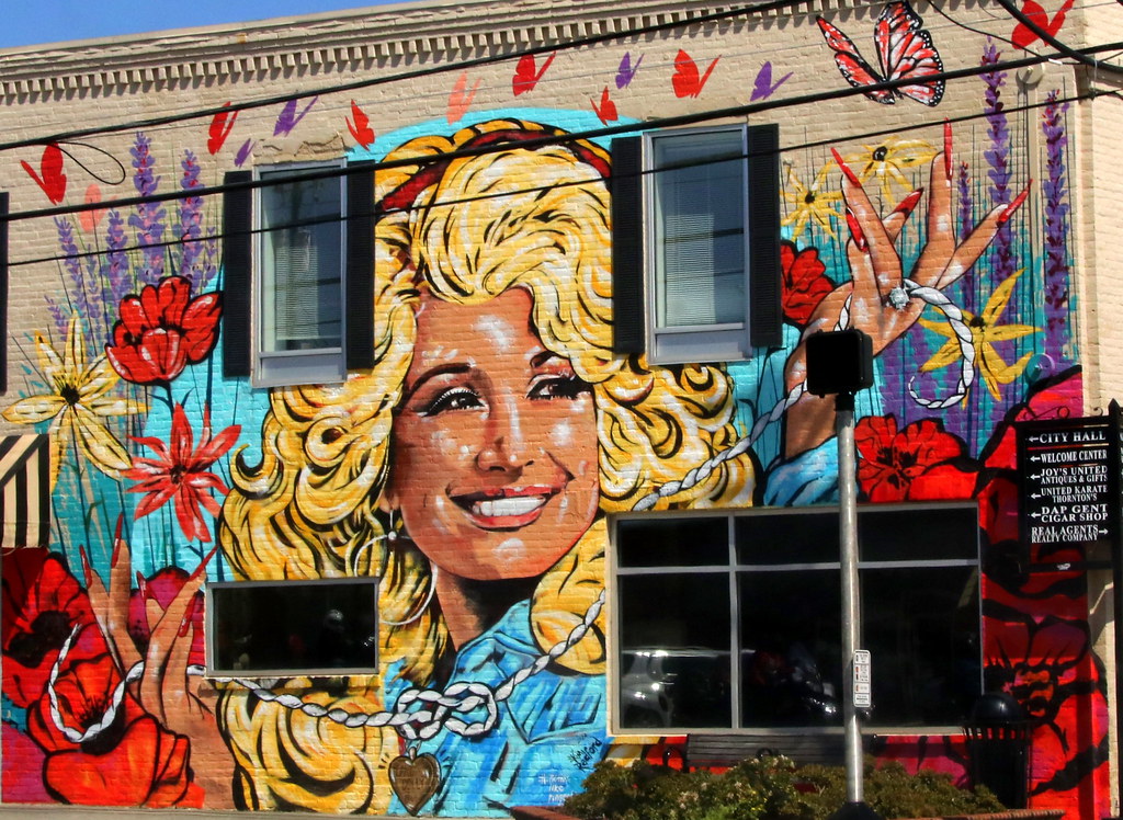 Nashville celebrates Dolly Parton on 9/25 in a nod to '9 to 5'